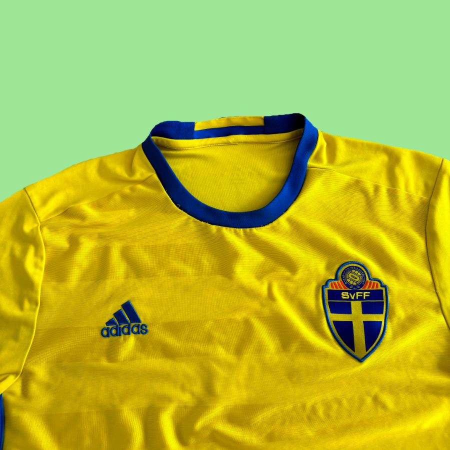 2016 Sweden Home Kit (M)